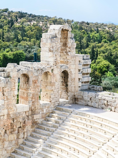 Pared y asientos en Odeon de Herodes Atticus