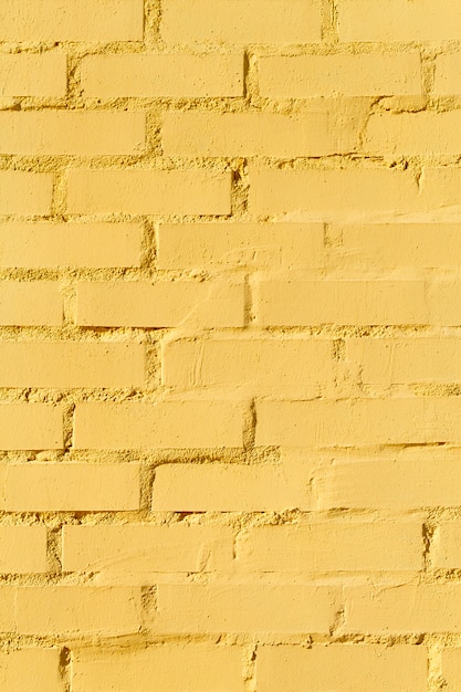 Pared de ladrillo amarillo