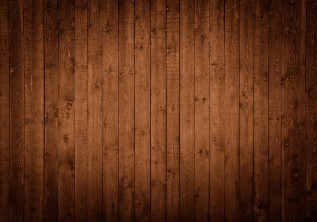 una pared de madera con el número 4 en ella