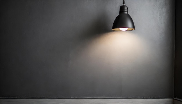 Parede cinzenta minimalista com iluminação dramática de lâmpada preta ideal para apresentações elegantes