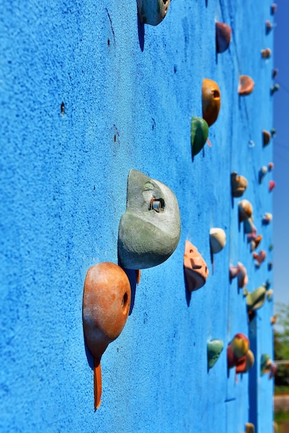 parede de escalada azul