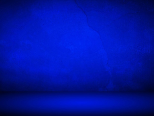 Parede gradiente azul. sala de estúdio em branco. fundo de estúdio simples