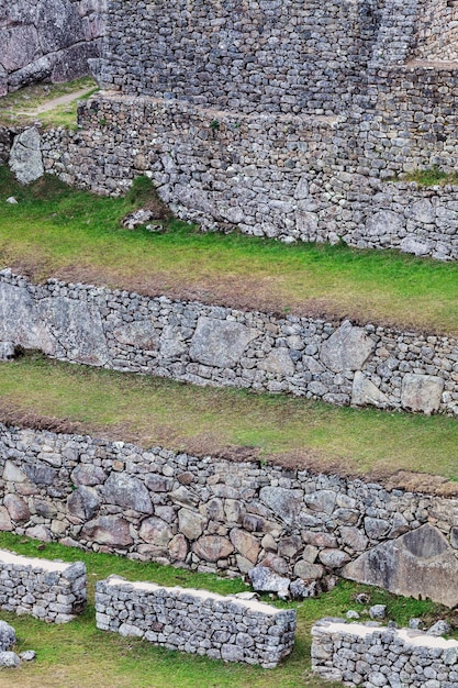 Paredes en la montaña de Machu Picchu