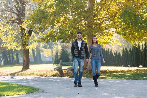 Pareja caminar