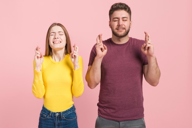 Pareja deseando algo