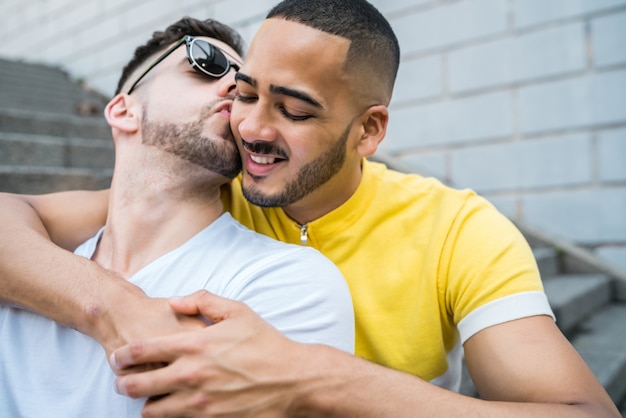 Foto pareja gay pasar tiempo juntos