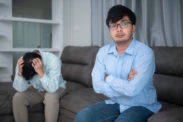 Pareja de hombre gay con hombre Concepto de mes de orgullo LGBT Pareja delicada