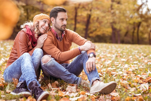 Pareja joven en el amor