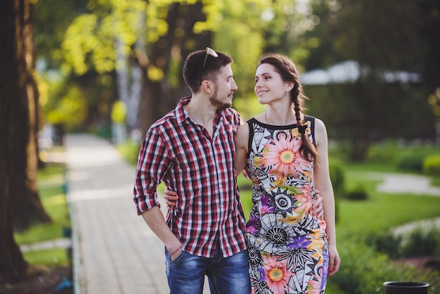 Pareja joven en el amor