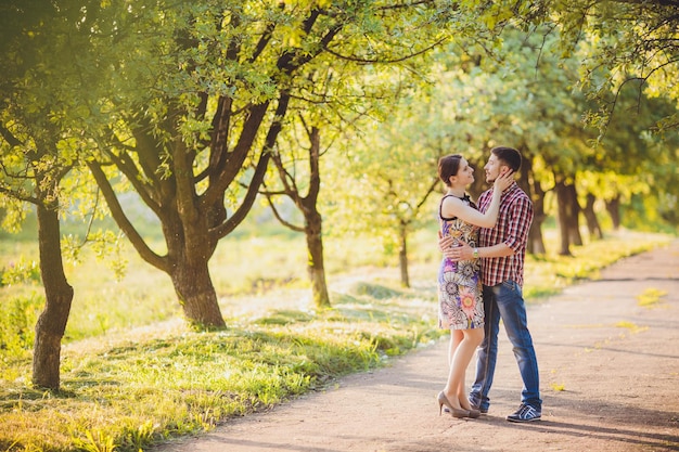 Pareja joven en el amor