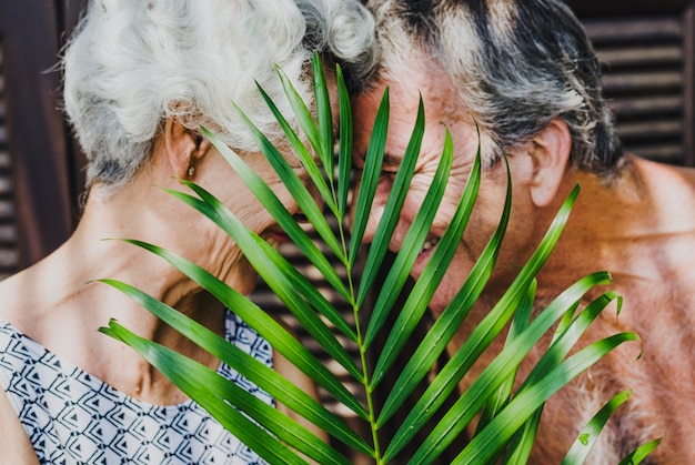 Pareja madura todavía en amor