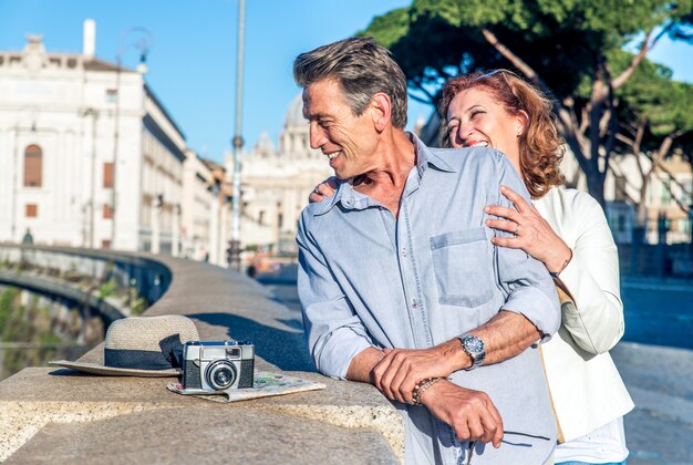 Pareja mayor, en, roma