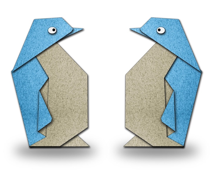 Foto pareja de pingüinos de origami