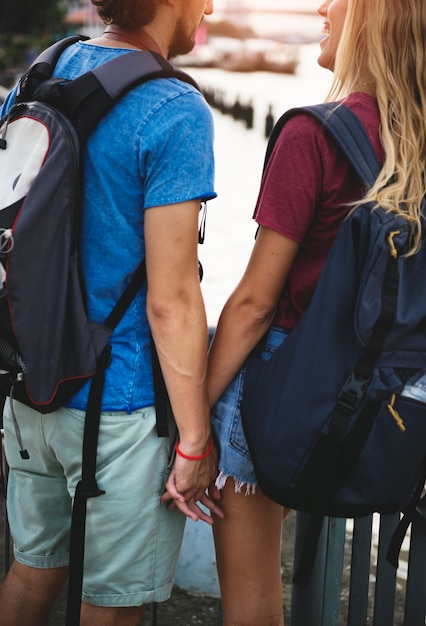 Pareja viajando juntos, viaje a la pasión por los viajes