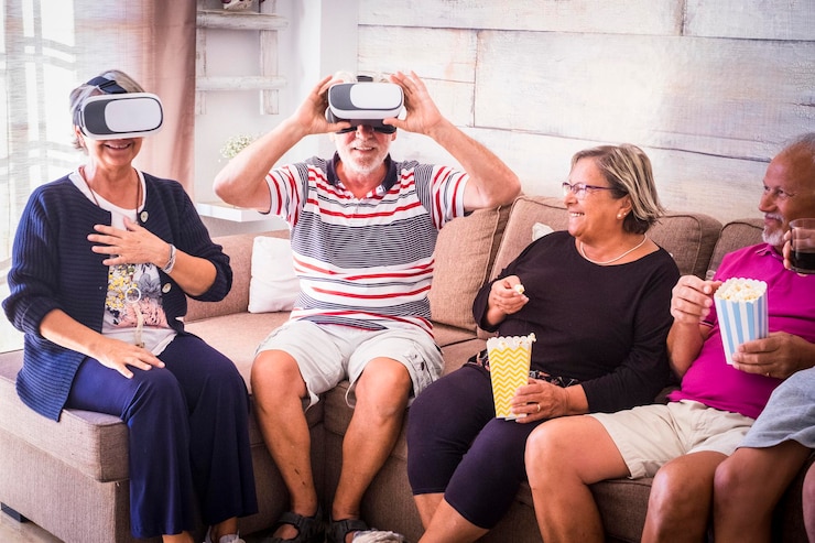 Foto parejas de ancianos disfrutando en casa