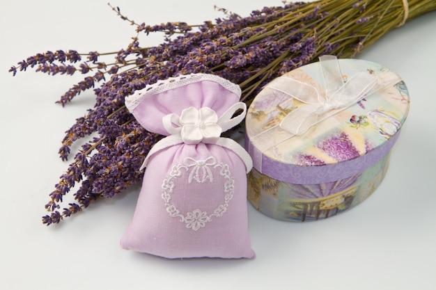 Parfüm-Tasche mit Lavendel-Parfüm