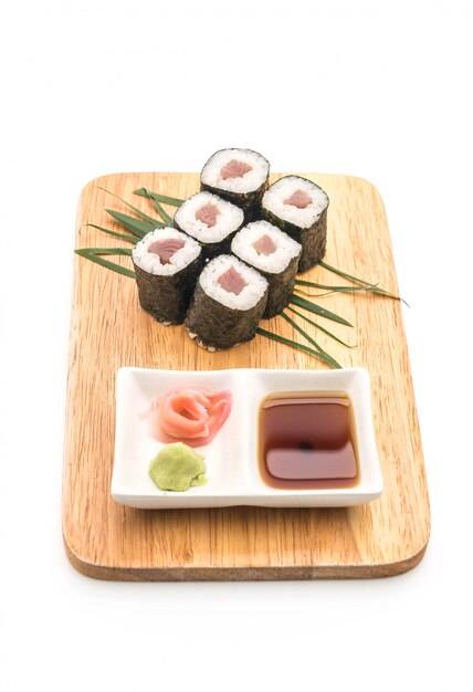 pargo rojo maki sushi- estilo de comida japonesa