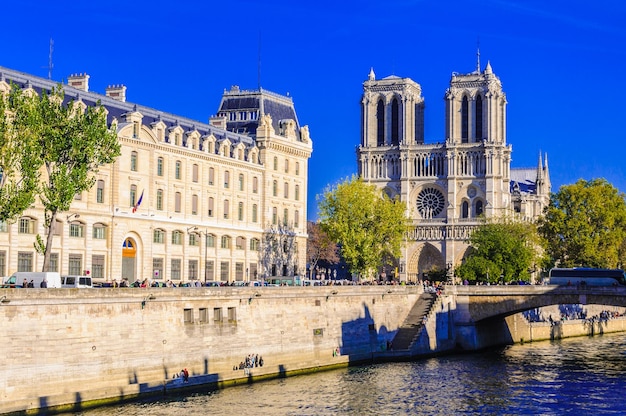 PARIS FRANÇA 15 DE ABRIL DE 2019 Notre Dame de Paris catedral França Arquitetura gótica