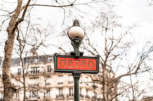 París, Francia. Lugares de interés de París, metro.