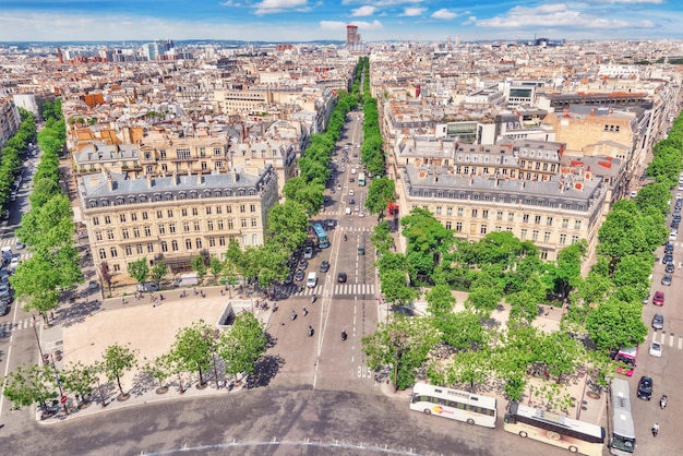 PARIS FRANKREICH 6. JULI 2016 Schöner Panoramablick auf Paris vom Dach des Triumphbogens Frankreich