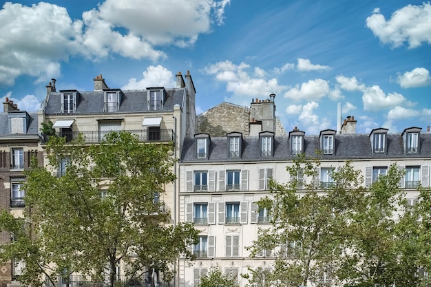 París hermoso edificio en un distrito de lujo xA