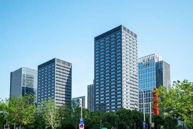 Park Plaza e edifício de escritórios do centro financeiro em Hangzhou, China