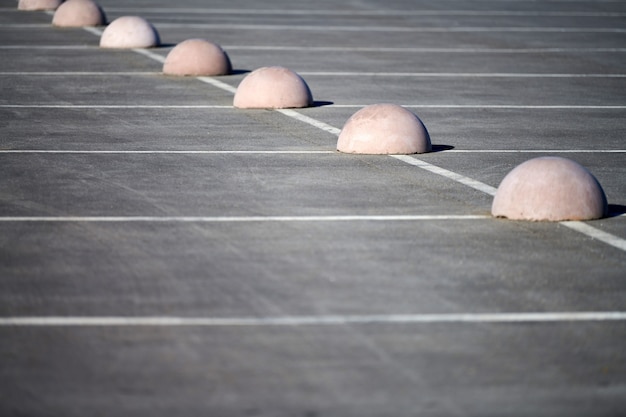 Parkbegrenzer für Betonhalbkugeln