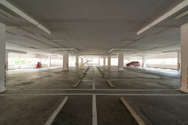 Parkhaus Kaufhaus Innenraum Leerer Parkplatz oder Garageninnenraum Geschäftsgebäude Büro