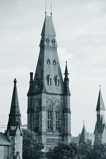 Parliament Hill Building in Schwarz und Weiß in Ottawa, Kanada