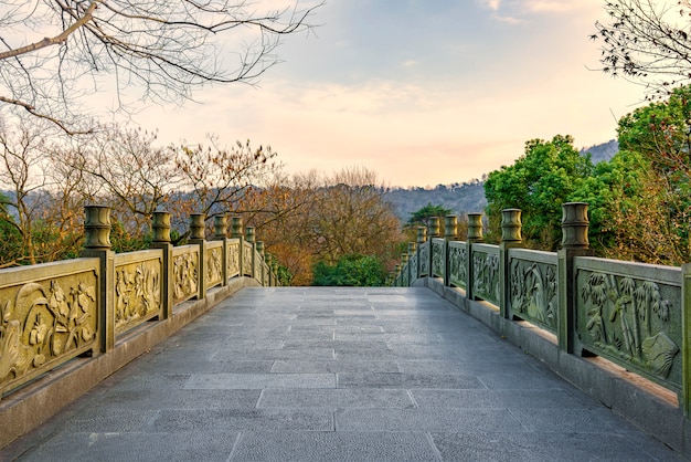 Parque al atardecer