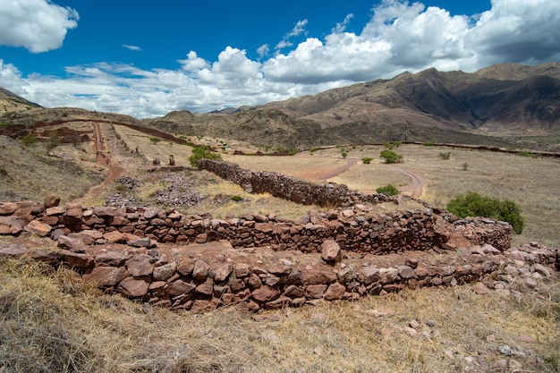 Parque arqueológico pikillaqta lucre provincia de quispicanchi departamento de cusco perú