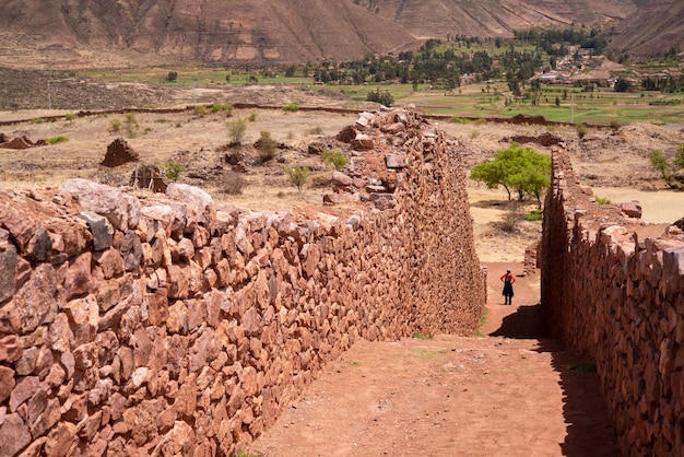 Parque arqueológico pikillaqta lucre provincia de quispicanchi departamento de cusco perú