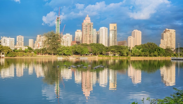 Parque Benchakitti en Bangkok, Tailandia