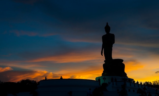 Parque budista en el distrito de Phutthamonthon, Buddha Monthon. Provincia de Nakhon Pathom de Tailandia