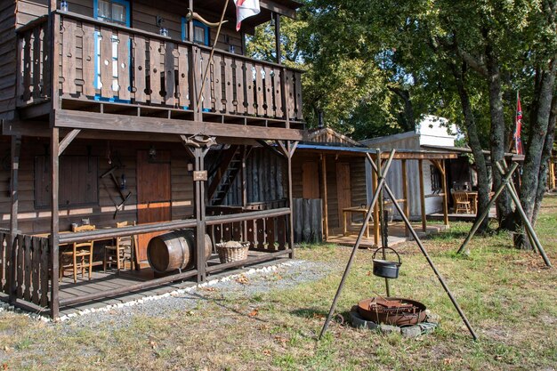 Parque de casas de madera como la antigua ciudad del oeste americano