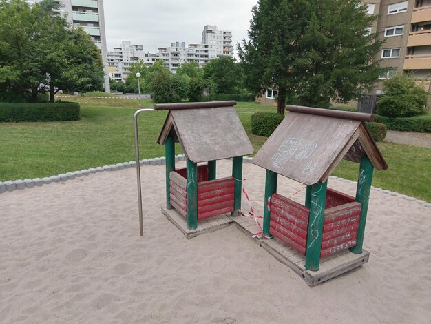 parque de diversões arranha-céus do final dos anos 60 início dos anos 70 em Stuttgart-Botnang concreto cinza é dominante sua bem mantida embora a qualidade da habitação é alta meu estranho habitat natural