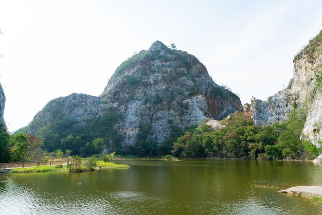 Parque de pedra Khao Gnu na Tailândia