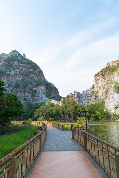 Parque de pedra Khao Gnu na Tailândia
