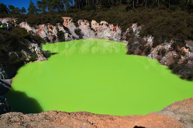 Parque geotérmico Wai-o-tapu en Nueva Zelanda