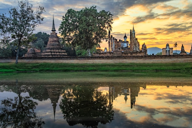 Foto parque histórico de sukhothai