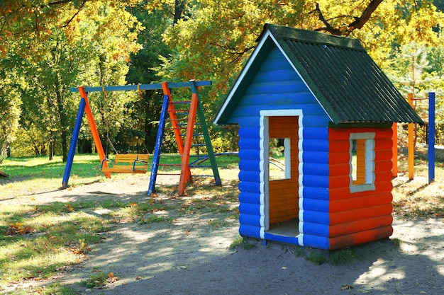 Parque infantil en el parque.