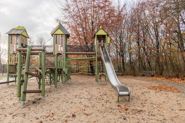 parque infantil en el parque