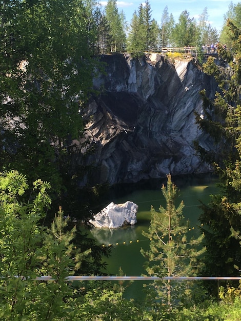 El Parque de la Montaña Ruskeala de Carelia La belleza indescriptible del mármol natural en la naturaleza