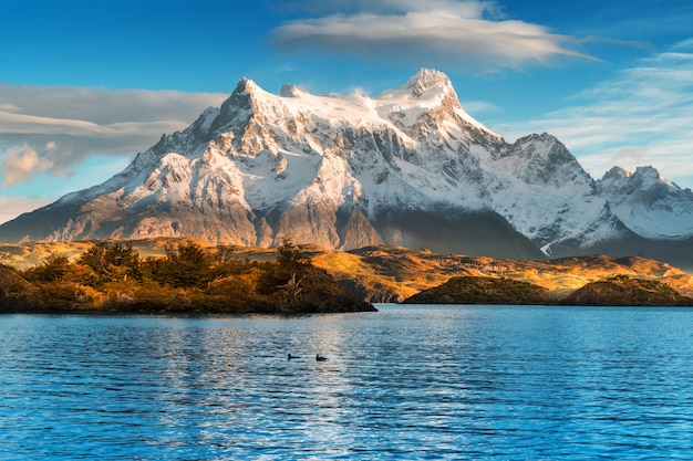 En el parque nacional Torres del Paine, Patagonia, Chile, Lago del Pehoe.