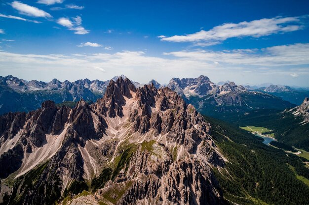 Parque Natural Nacional Tre Cime En Los Alpes Dolomitas. Hermosa naturaleza de Italia.