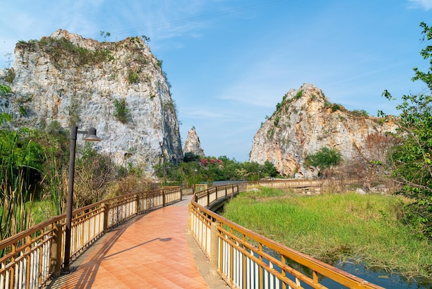 Parque de piedra Khao Gnu en Ratchaburi en Tailandia