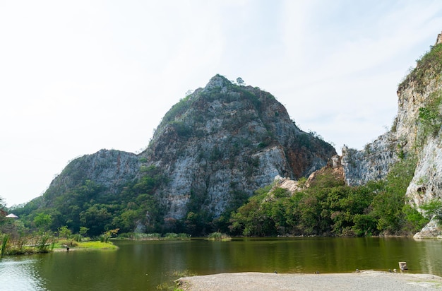 Parque de piedra Khao Gnu en Tailandia