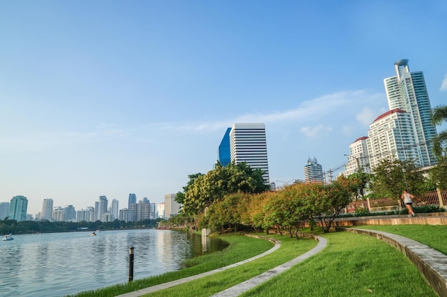 Parque público en el centro de Bangkok