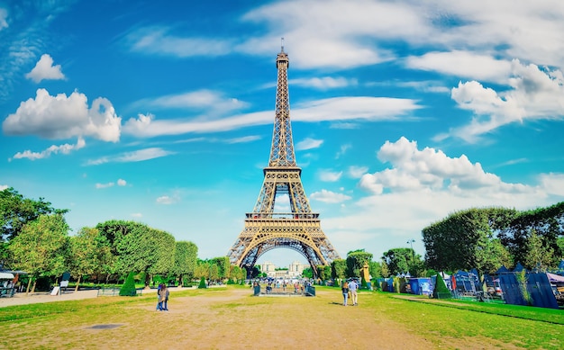 Parque y Torre Eiffel