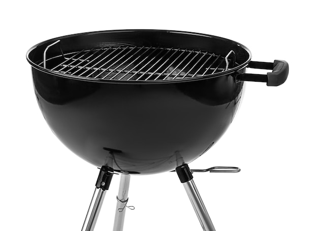 Parrilla de barbacoa sobre un fondo blanco